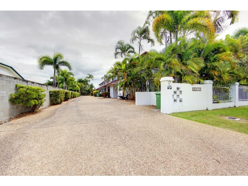 4/17 LOWTH STREET, Rosslea QLD 4812