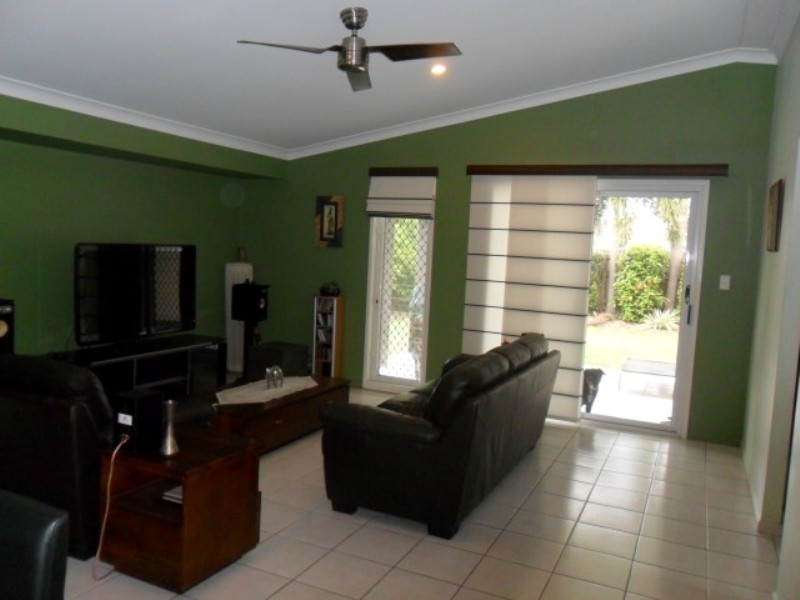 9 DUNDAS CRESCENT, Kirwan QLD 4817