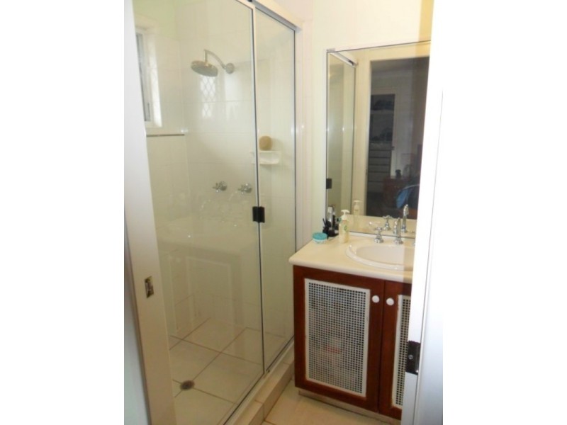 9 DUNDAS CRESCENT, Kirwan QLD 4817