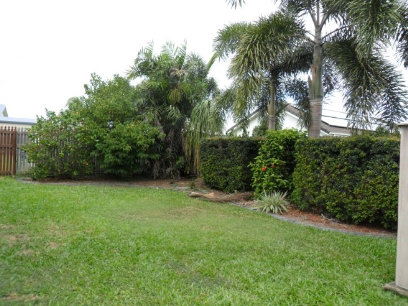 9 DUNDAS CRESCENT, Kirwan QLD 4817