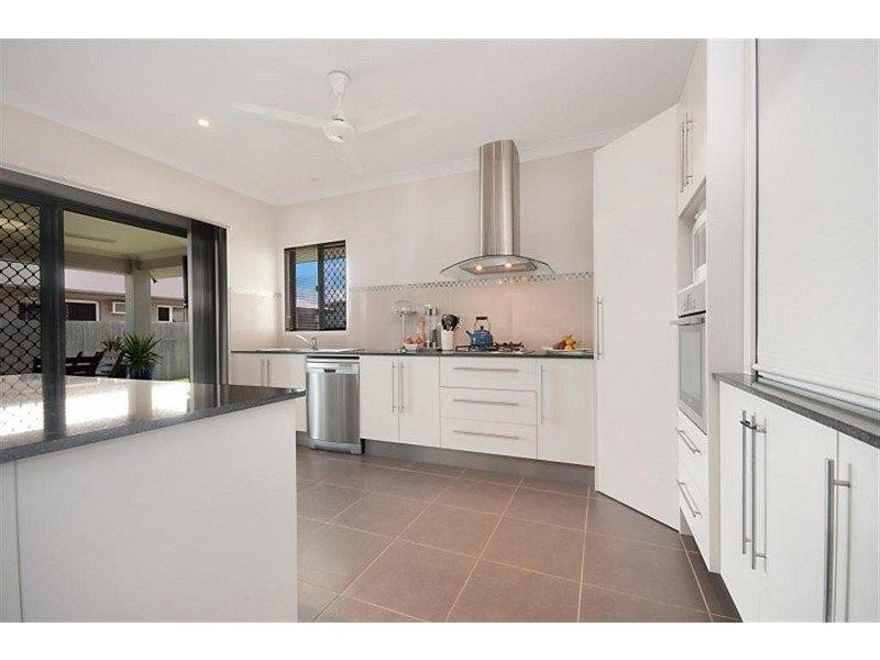 8 Newhaven Place, Idalia QLD 4811