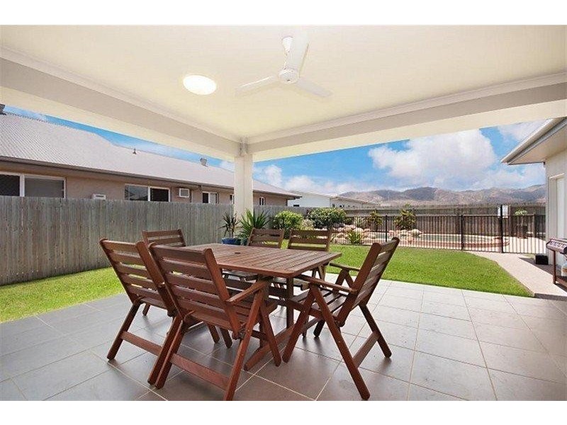 8 Newhaven Place, Idalia QLD 4811