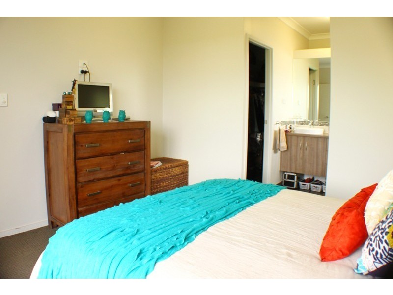 54 RATTRAY STREET, Bushland Beach QLD 4818