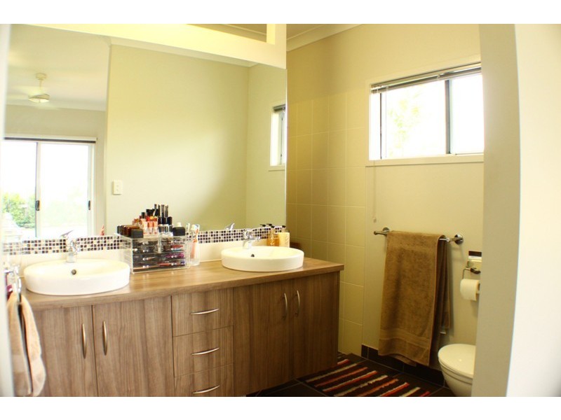 54 RATTRAY STREET, Bushland Beach QLD 4818