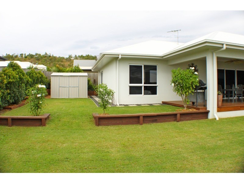 54 RATTRAY STREET, Bushland Beach QLD 4818