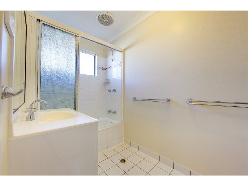 12 Spruce Street, Kirwan QLD 4817