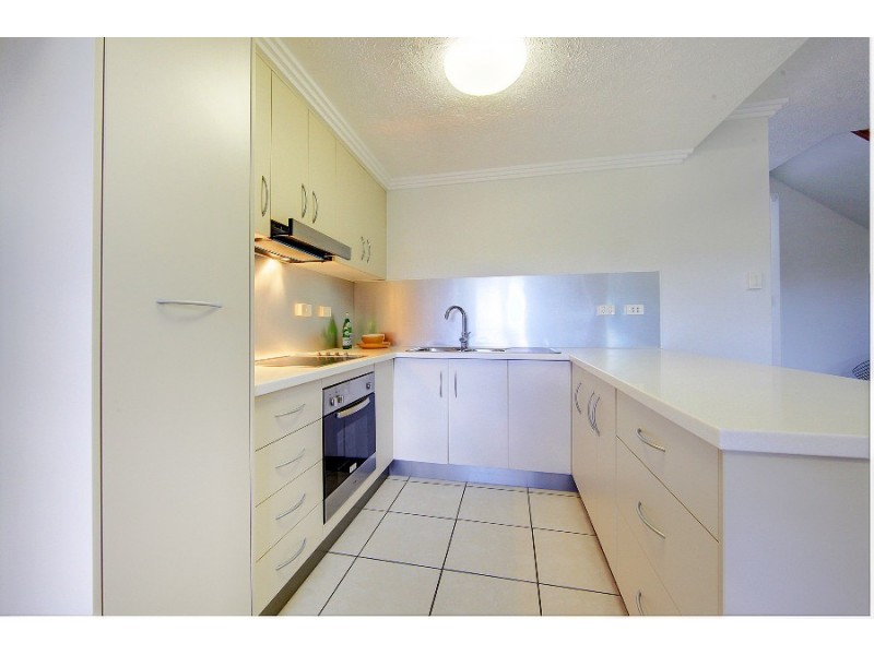 8 Ash Street, Kirwan QLD 4817