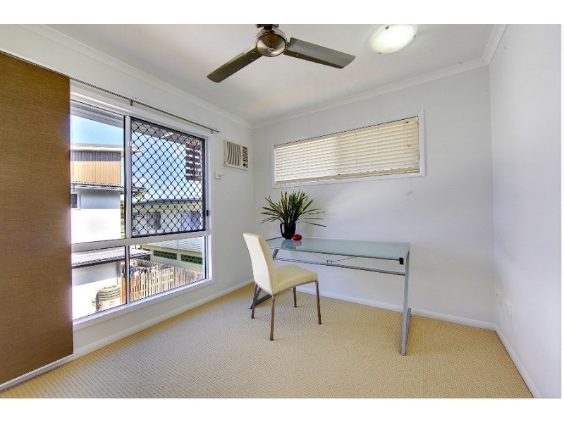 8 Ash Street, Kirwan QLD 4817