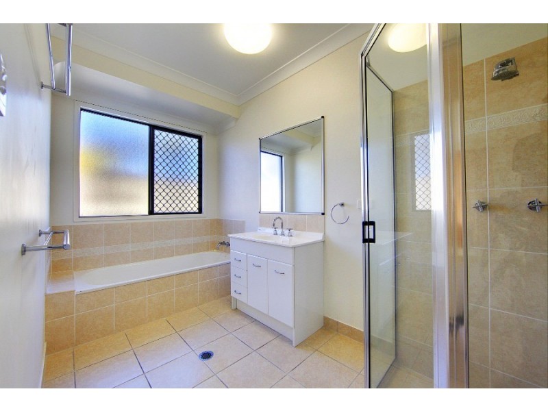 1 Belyando Bend, Douglas QLD 4814