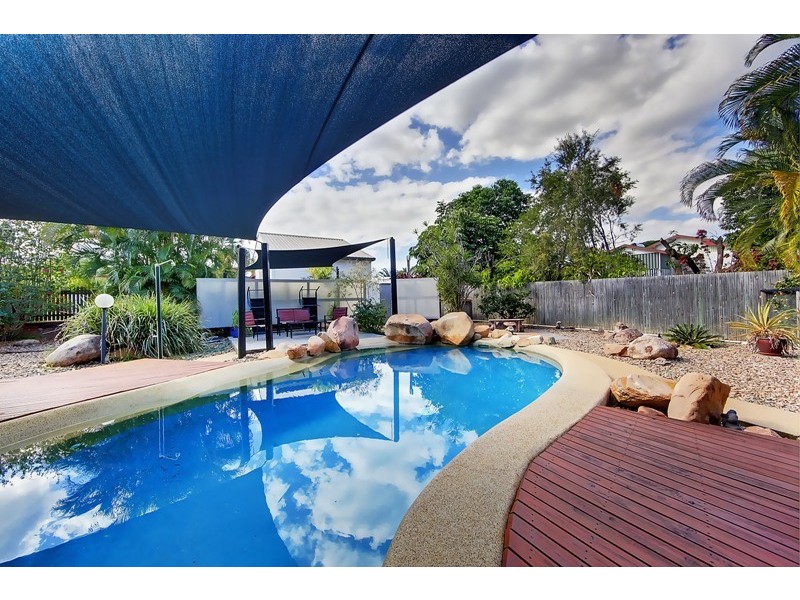 2 McIntyre Court, Mundingburra QLD 4812