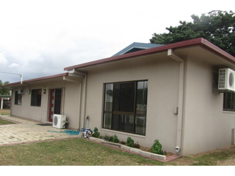 13 BERNARRA STREET, Rasmussen QLD 4815