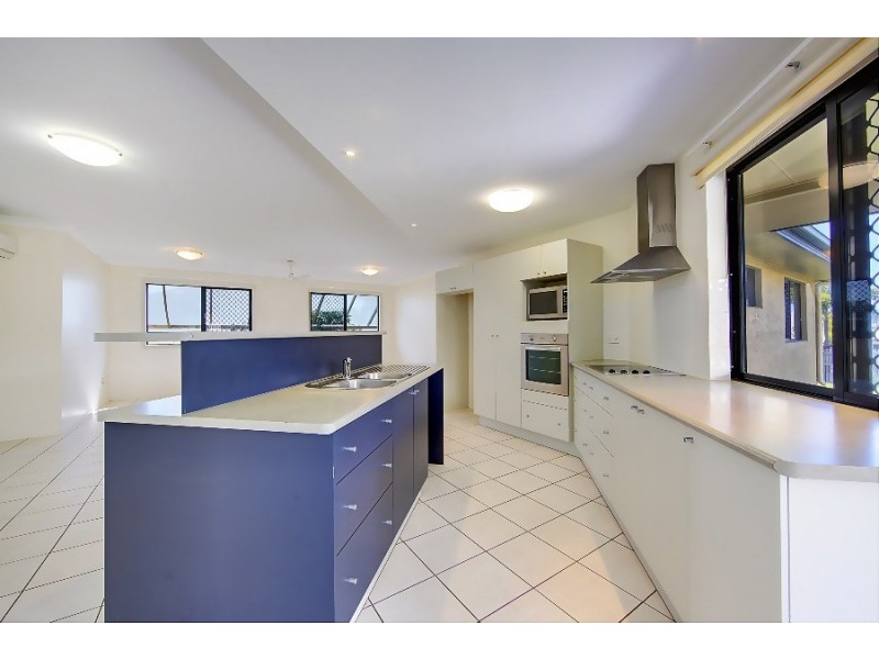 14 Timbury Way, Mount Louisa QLD 4814