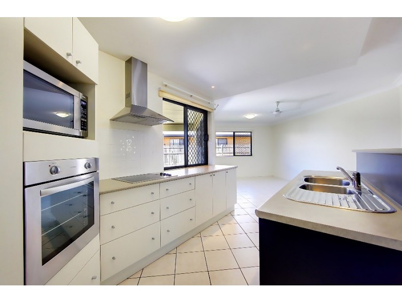 14 Timbury Way, Mount Louisa QLD 4814