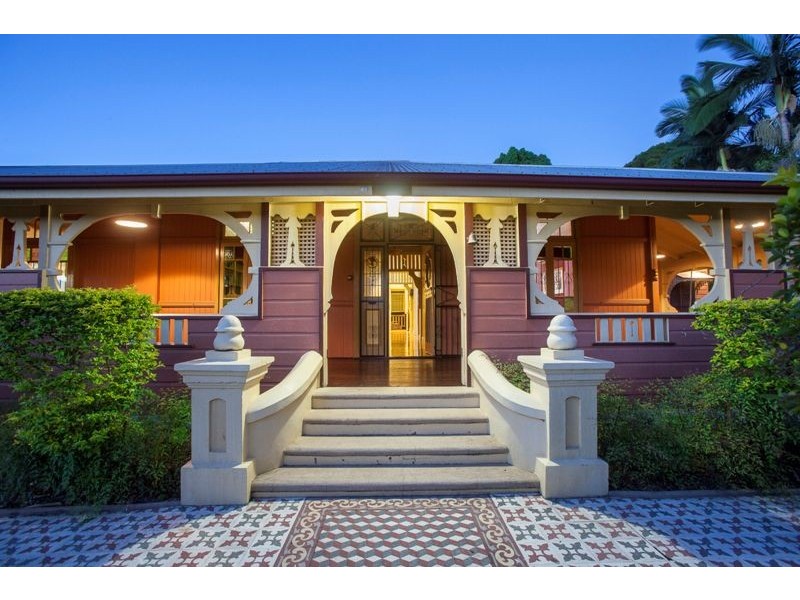 5 THE AVENUE, Hermit Park QLD 4812