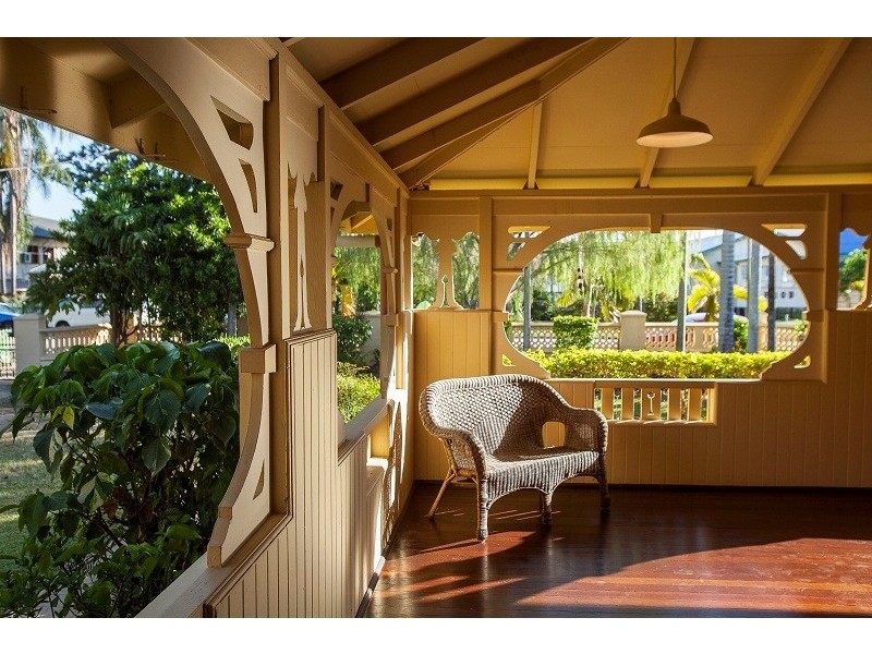 5 THE AVENUE, Hermit Park QLD 4812