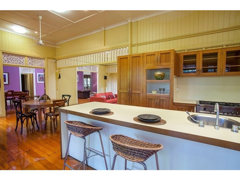 5 THE AVENUE, Hermit Park QLD 4812