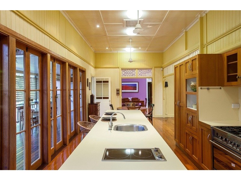 5 THE AVENUE, Hermit Park QLD 4812