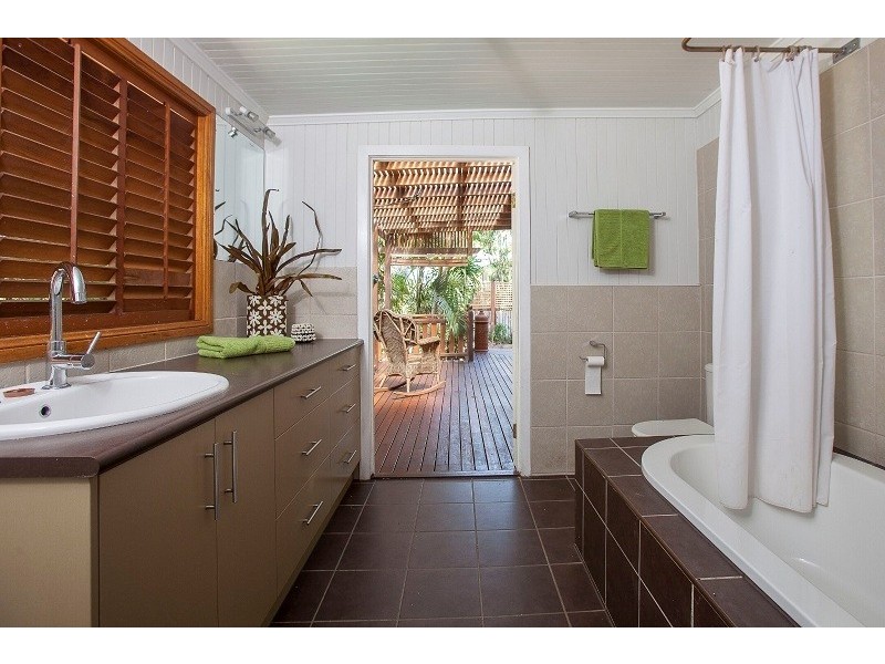 5 THE AVENUE, Hermit Park QLD 4812