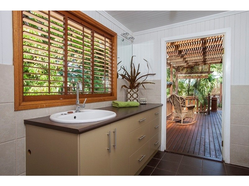 5 THE AVENUE, Hermit Park QLD 4812