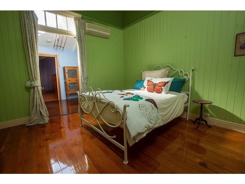 5 THE AVENUE, Hermit Park QLD 4812