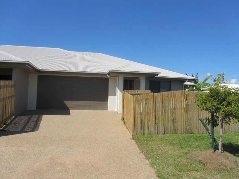 2/26 LOCHERN WAY, Bushland Beach QLD 4818
