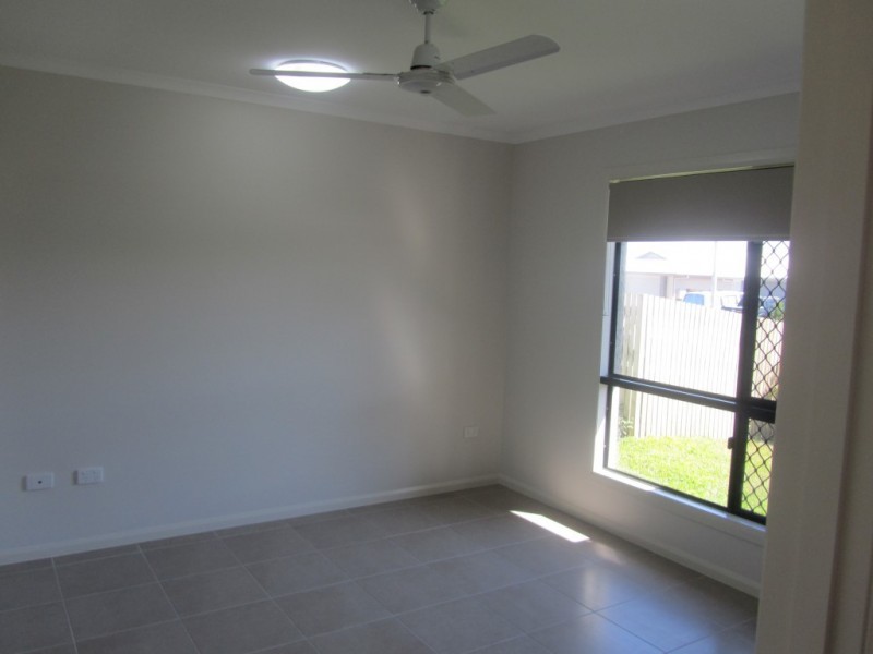 2/26 LOCHERN WAY, Bushland Beach QLD 4818