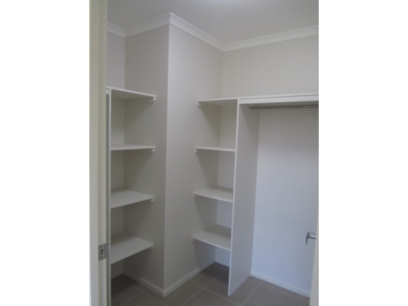 2/26 LOCHERN WAY, Bushland Beach QLD 4818