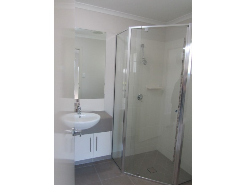 2/26 LOCHERN WAY, Bushland Beach QLD 4818