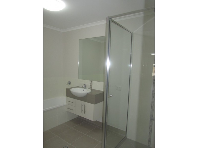 2/26 LOCHERN WAY, Bushland Beach QLD 4818