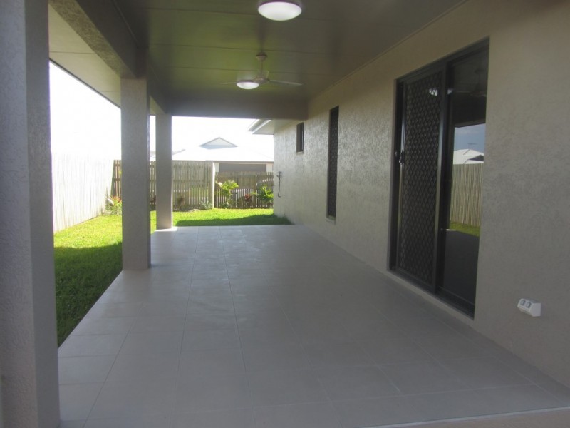 2/26 LOCHERN WAY, Bushland Beach QLD 4818