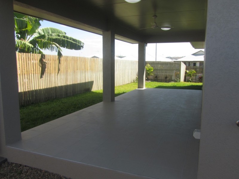 2/26 LOCHERN WAY, Bushland Beach QLD 4818