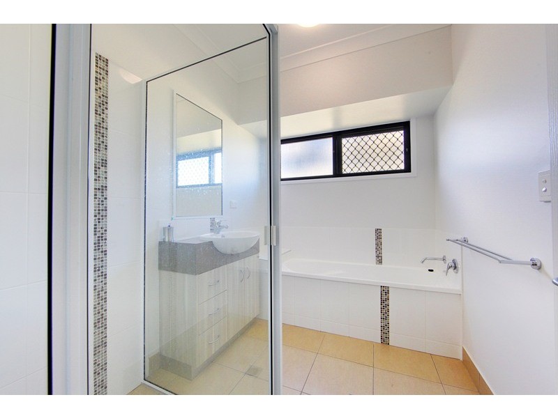 2/7 FREDERICK STREET, Oonoonba QLD 4811