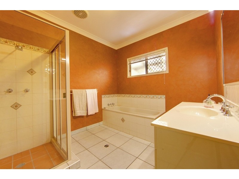 15 Greenwood Drive, Kirwan QLD 4817