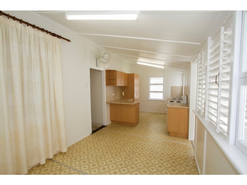 6 Hirst Street, Hermit Park QLD 4812