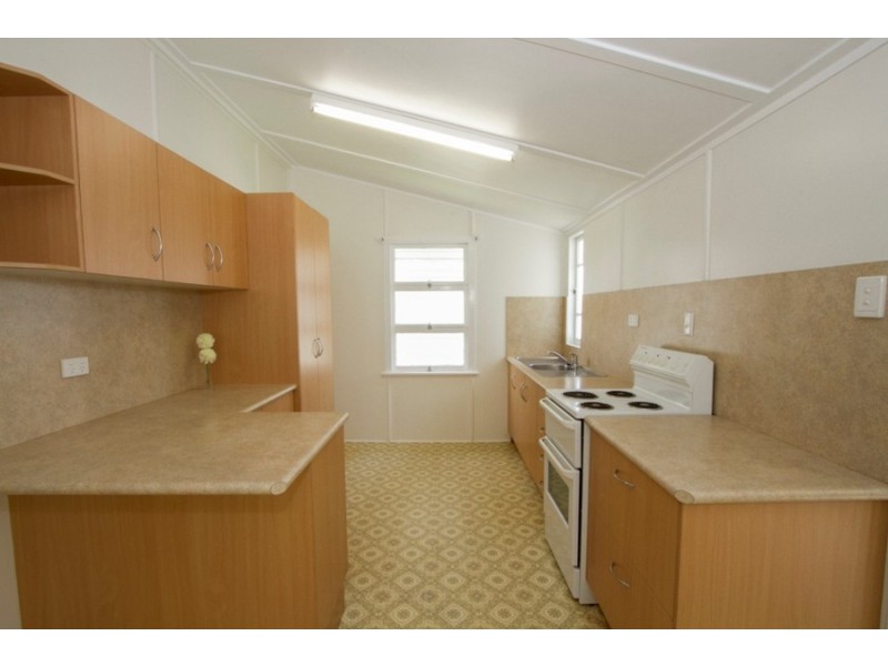 6 Hirst Street, Hermit Park QLD 4812