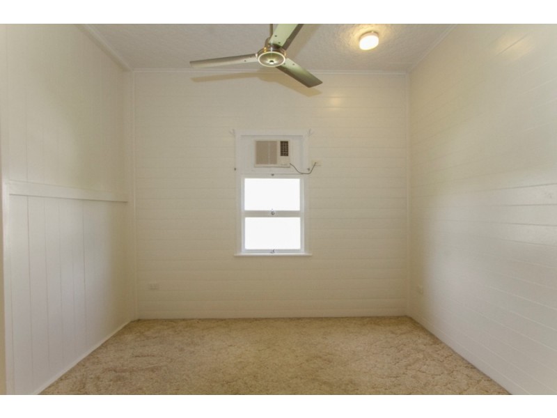 6 Hirst Street, Hermit Park QLD 4812