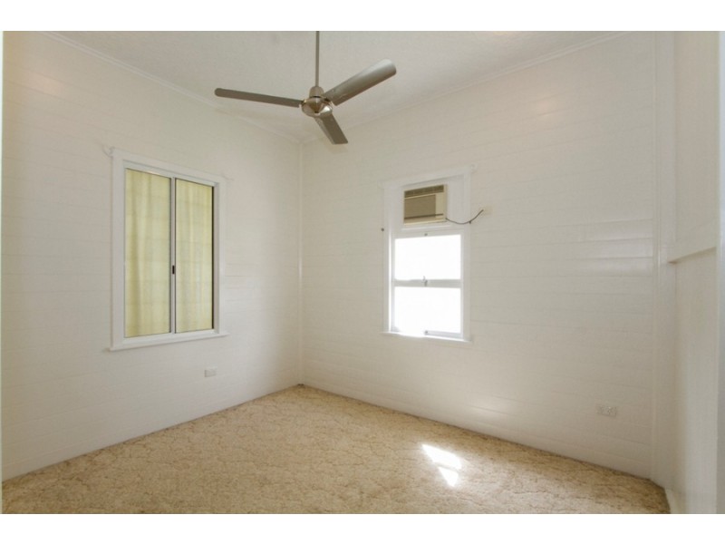 6 Hirst Street, Hermit Park QLD 4812