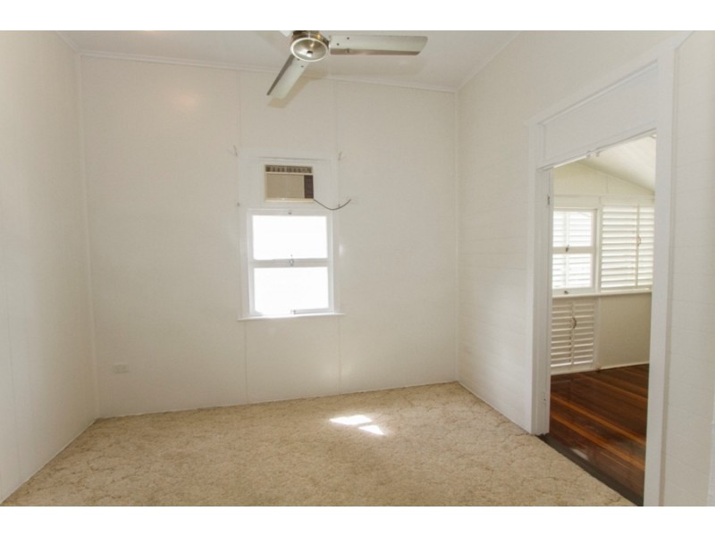 6 Hirst Street, Hermit Park QLD 4812