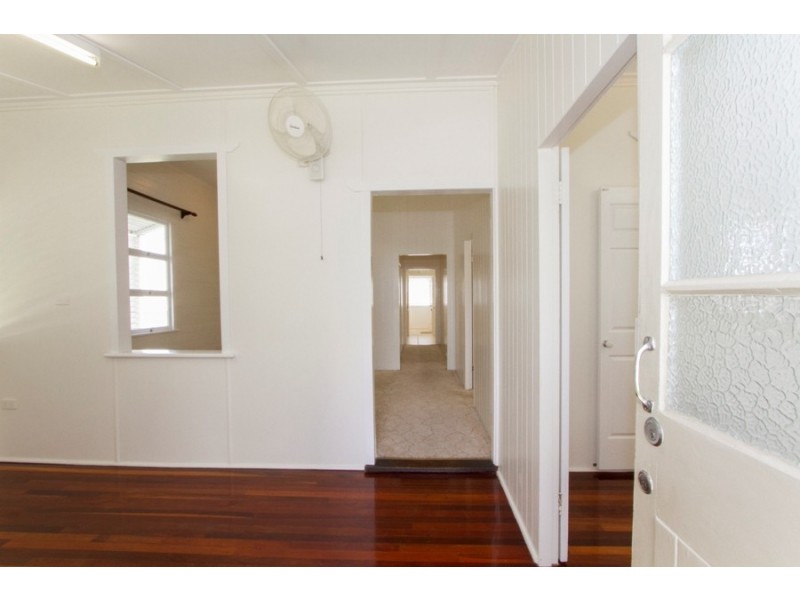 6 Hirst Street, Hermit Park QLD 4812