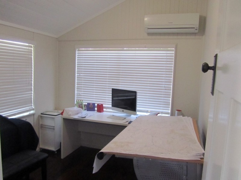 104 TENTH AVENUE, Railway Estate QLD 4810