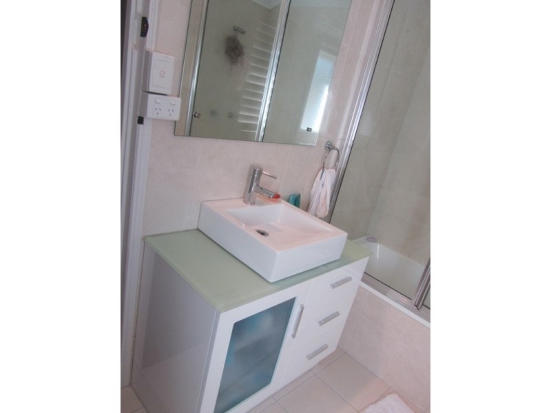 104 TENTH AVENUE, Railway Estate QLD 4810