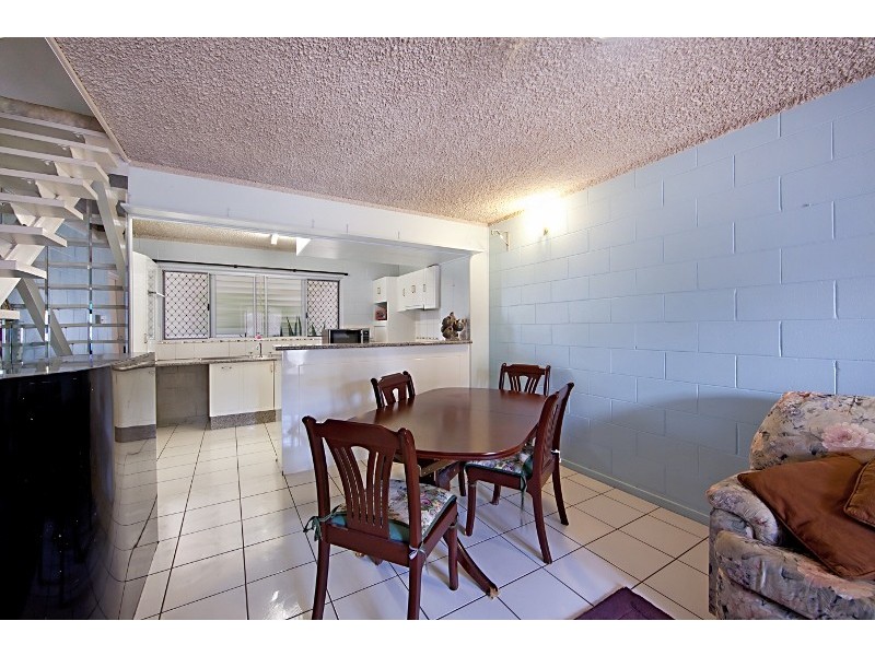 4/17 Gladstone Street, Pimlico QLD 4812