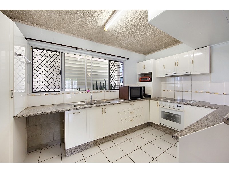 4/17 Gladstone Street, Pimlico QLD 4812