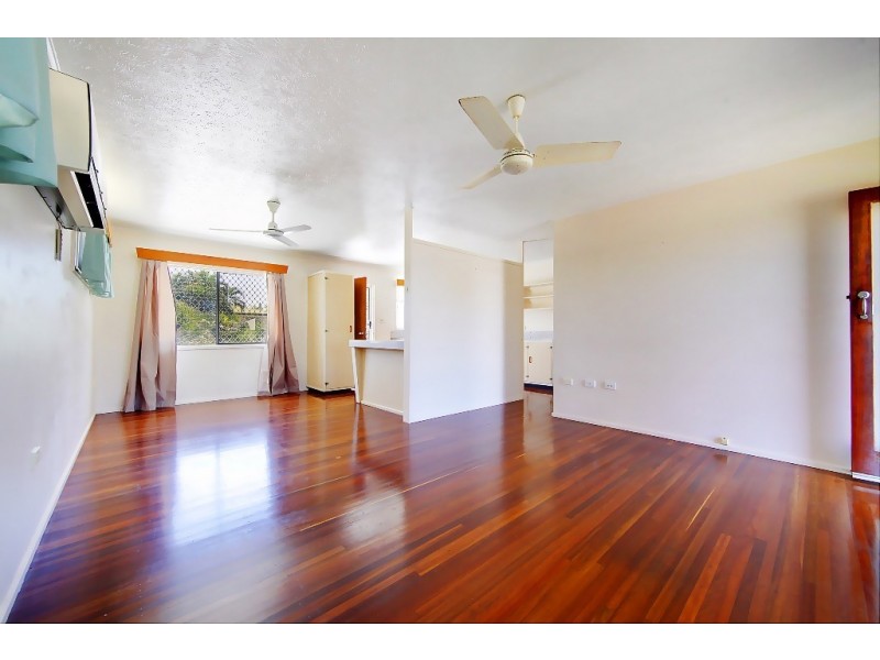 8 Sturges Street, Hermit Park QLD 4812