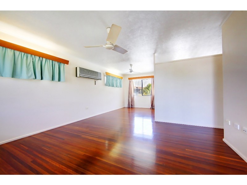 8 Sturges Street, Hermit Park QLD 4812