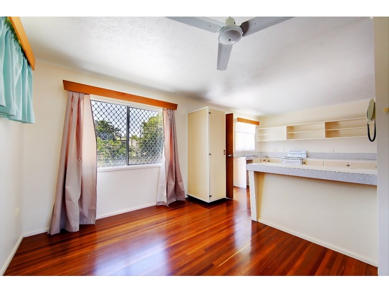 8 Sturges Street, Hermit Park QLD 4812