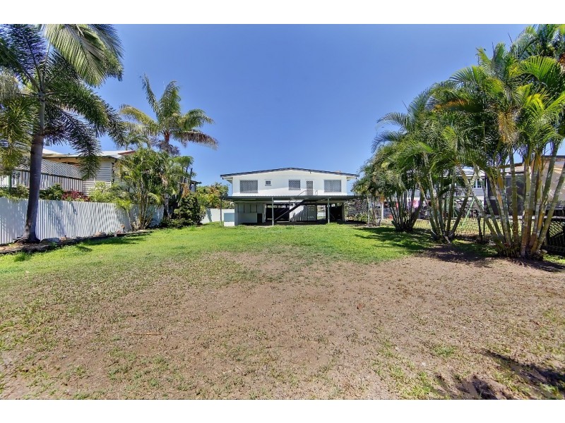 8 Sturges Street, Hermit Park QLD 4812