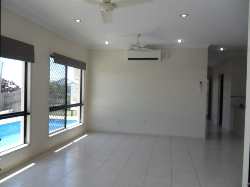 9 CHANNEL STREET, Bushland Beach QLD 4818