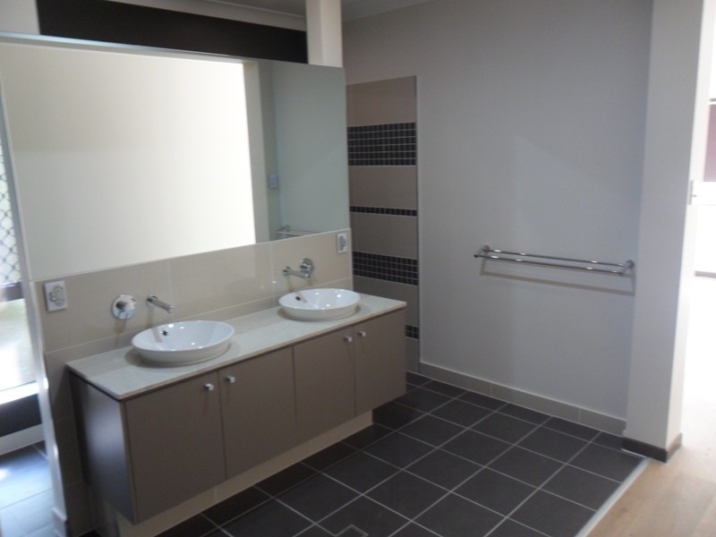 12 KAHANA AVENUE, Burdell QLD 4818