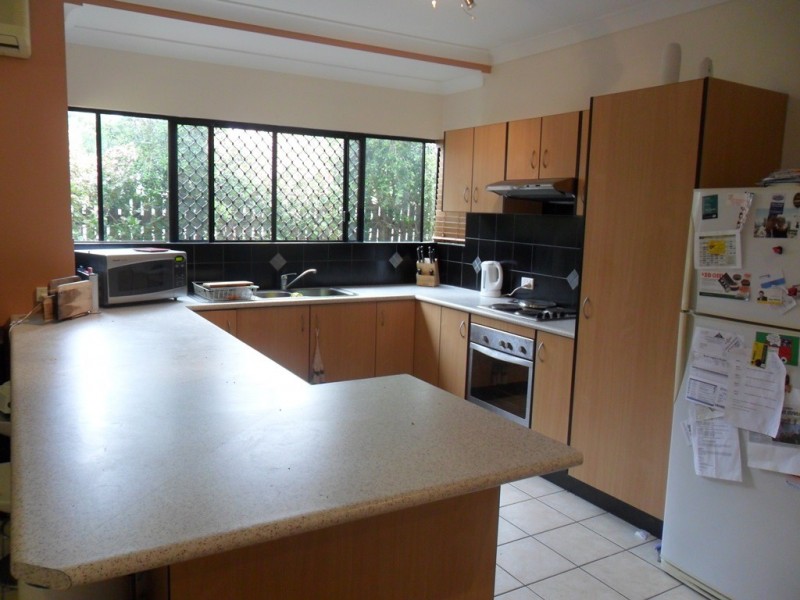 2A Vivian Street, Pimlico QLD 4812
